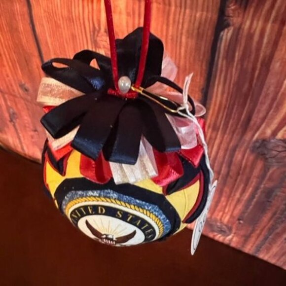 Handmade Quilted United States Navy Christmas Ornament‎ Eagle Emblem & Ribbon - Picture 4 of 6